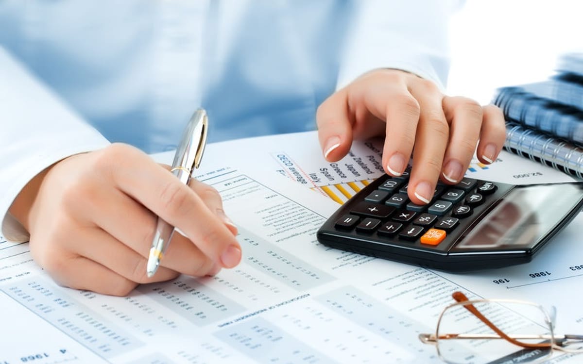 Level-Funded vs. Fully Insured Plans: The Small-Group Game Changer